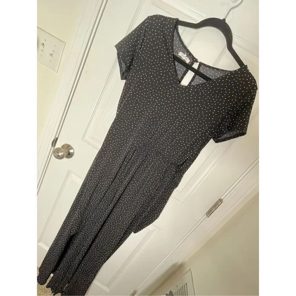 Maurices women’s jumpsuit back white size small